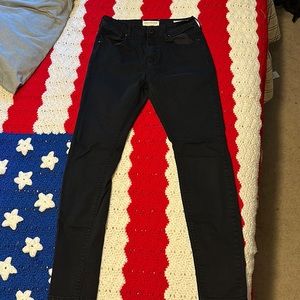Lightly worn. Black high-rise jegging. Bullhead denim co. Size 9